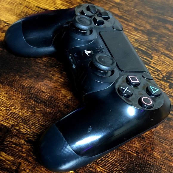 SONY PLAYSTATION 4 DUALSHOCK WIRELESS CONTROLLER